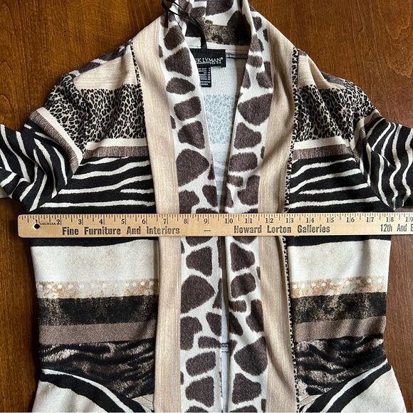 Frank Lyman Design Cardigan Animal Print Size 8 - Picture 4 of 7
